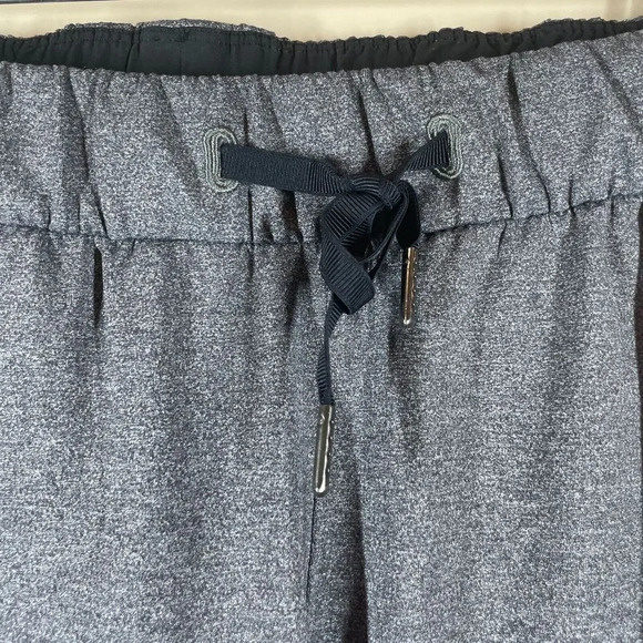 Lululemon On The Fly Pant 27" Heathered Gray Full-On Luxtreme Sz 4 Athleisure - Picture 3 of 10